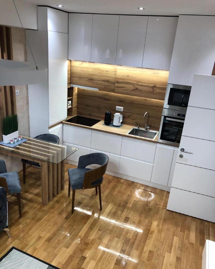 Lux Apartman 33 Kragujevac Exterior foto