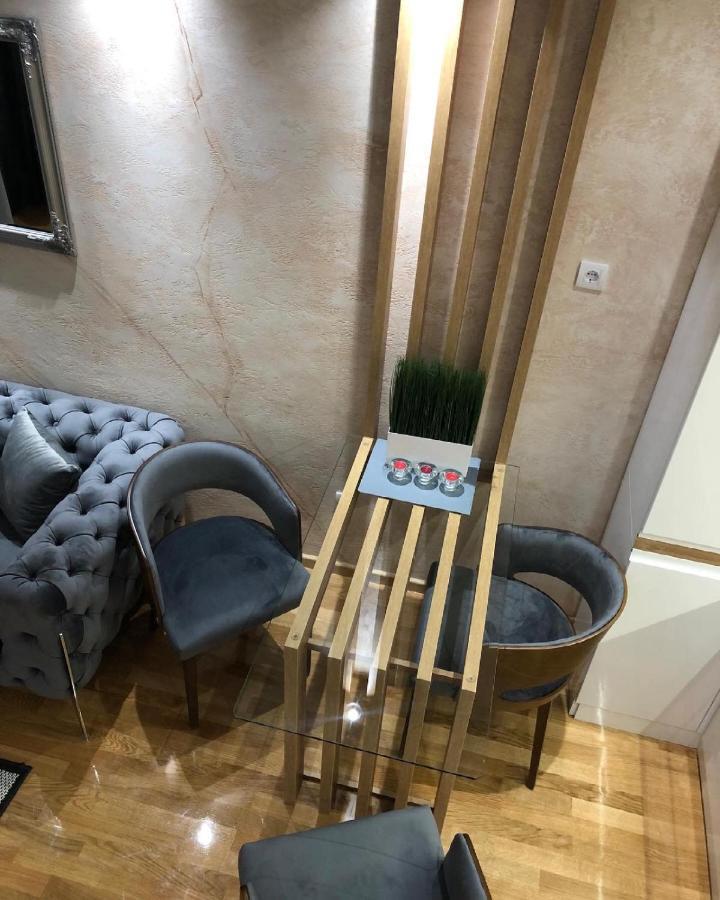Lux Apartman 33 Kragujevac Exterior foto
