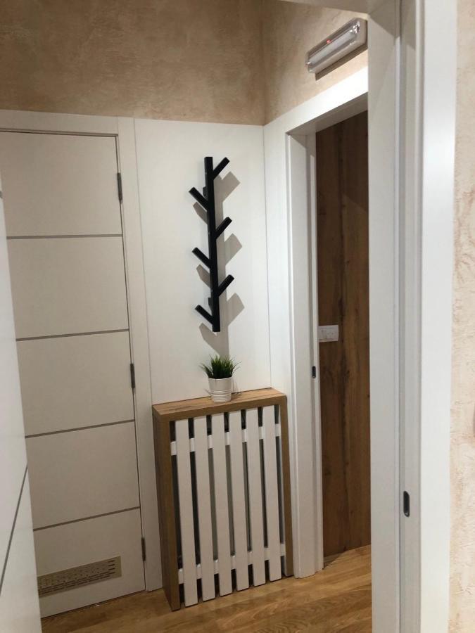 Lux Apartman 33 Kragujevac Exterior foto
