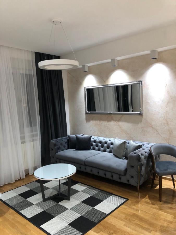 Lux Apartman 33 Kragujevac Exterior foto