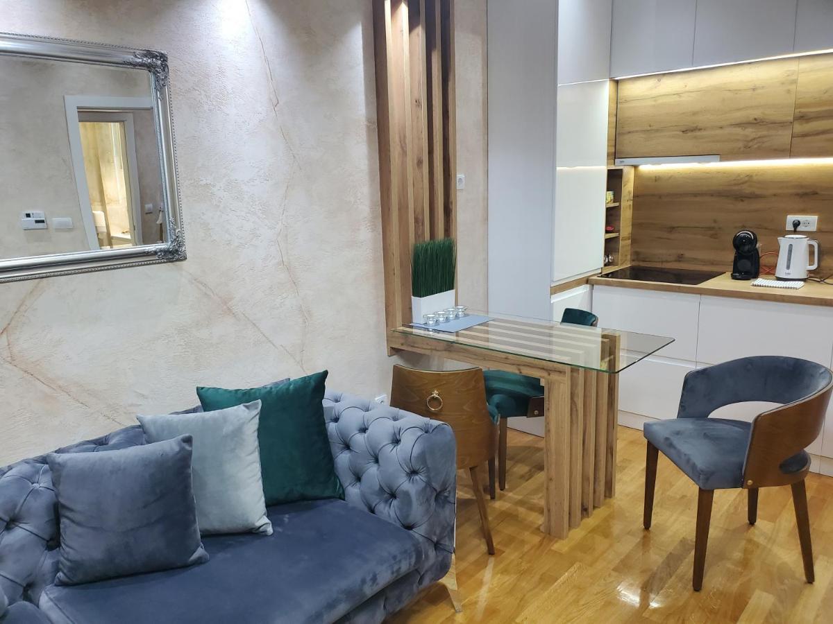Lux Apartman 33 Kragujevac Exterior foto